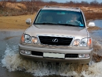 Lexus LX 470, 2002 г.в. Цвет - золотистый металлик.